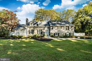 657 WALKER RD, Wayne, PA 19087