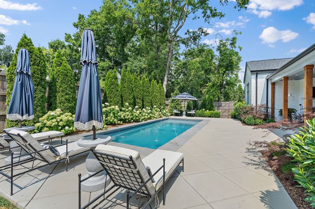 2825 Sugar Tree Rd, Nashville, TN 37215