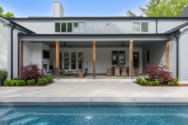 2825 Sugar Tree Rd, Nashville, TN 37215