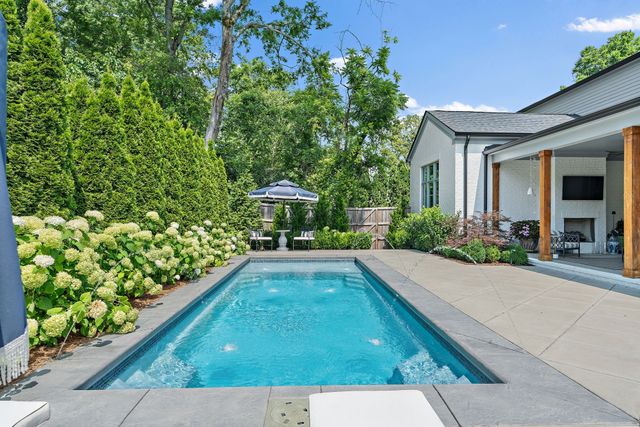 2825 Sugar Tree Rd, Nashville, TN 37215
