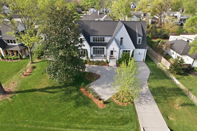 2825 Sugar Tree Rd, Nashville, TN 37215