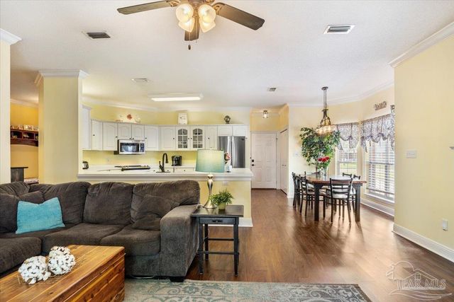 1830 Seahawk Ln, Navarre, FL 32566