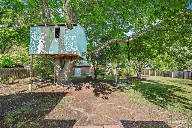 1830 Seahawk Ln, Navarre, FL 32566