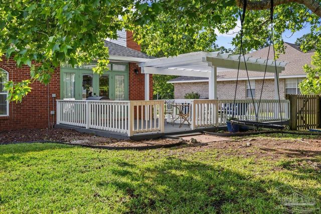1830 Seahawk Ln, Navarre, FL 32566