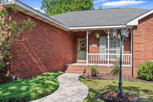 1830 Seahawk Ln, Navarre, FL 32566