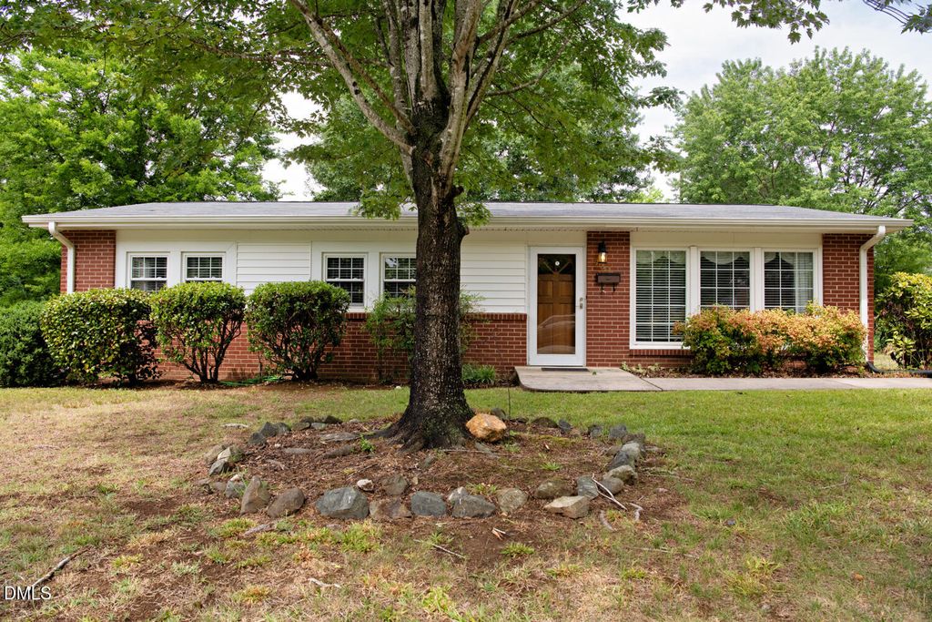 731 Oakgrove Drive, Graham, NC 27253