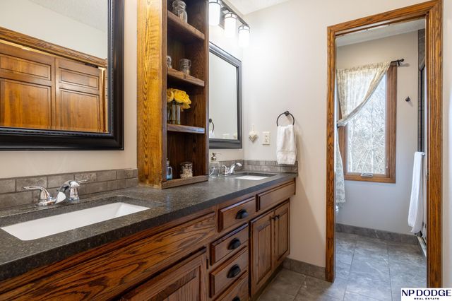 2601 S 76Th Street, Lincoln, NE 68506