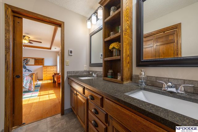 2601 S 76Th Street, Lincoln, NE 68506