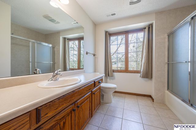 2601 S 76Th Street, Lincoln, NE 68506