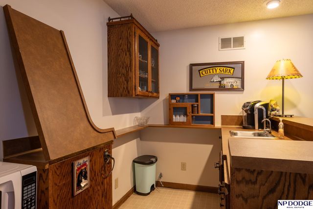 2601 S 76Th Street, Lincoln, NE 68506