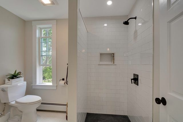 68 Flint St, Somerville, MA 02145