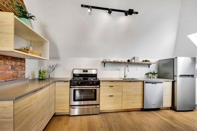 68 Flint St, Somerville, MA 02145