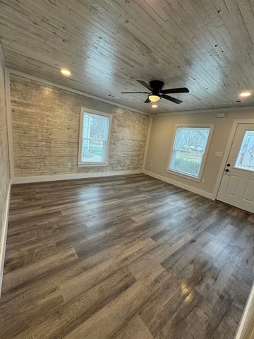 311 RIPLEY AVE E, Covington, TN 38019