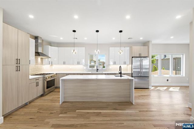 264 Beverly Hills Road, Fort Lee, NJ 07024
