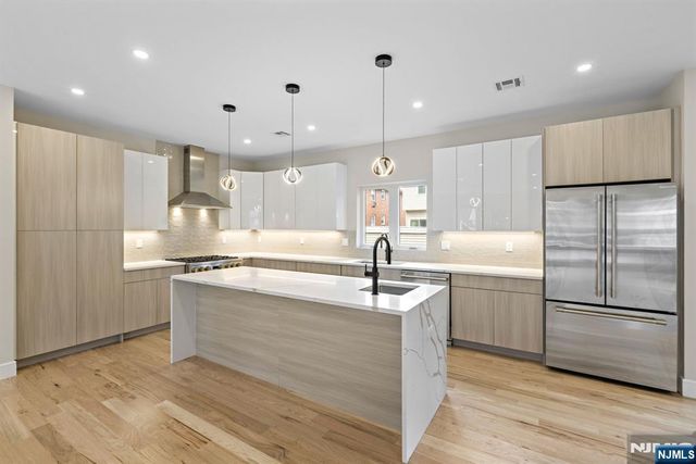 264 Beverly Hills Road, Fort Lee, NJ 07024