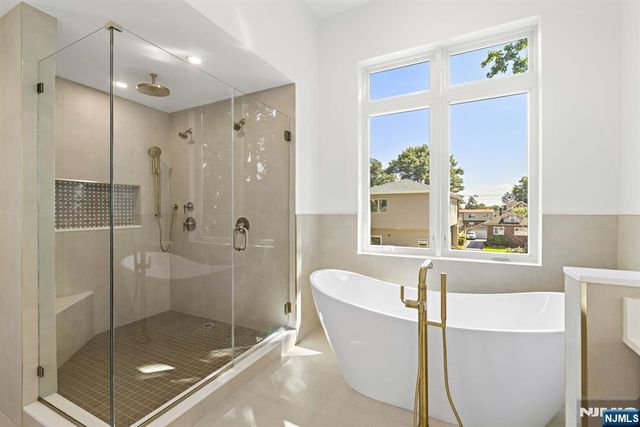 264 Beverly Hills Road, Fort Lee, NJ 07024