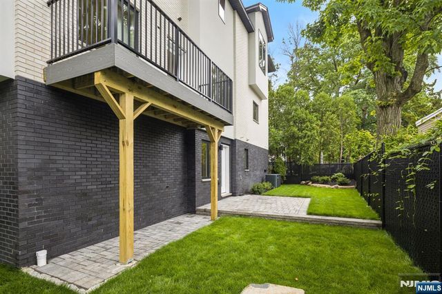 264 Beverly Hills Road, Fort Lee, NJ 07024