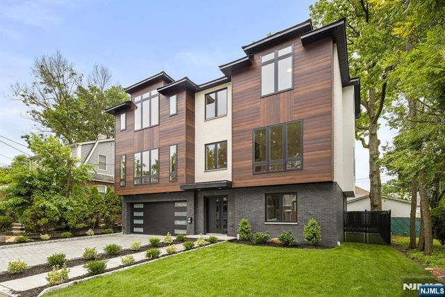 264 Beverly Hills Road, Fort Lee, NJ 07024