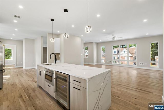 264 Beverly Hills Road, Fort Lee, NJ 07024