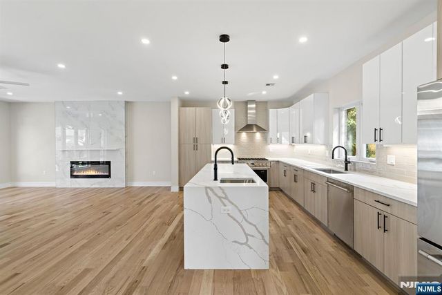 264 Beverly Hills Road, Fort Lee, NJ 07024