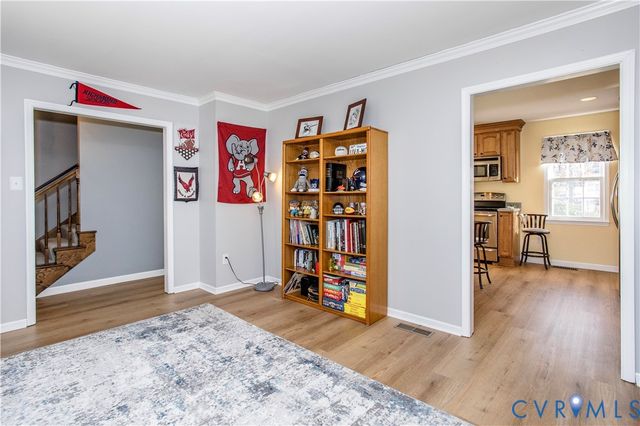 1513 Wood Grove Cir, Henrico, VA 23238