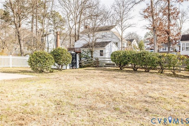 1513 Wood Grove Cir, Henrico, VA 23238