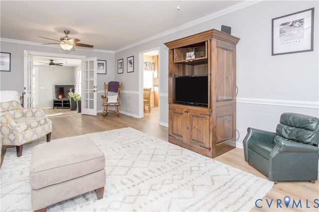 1513 Wood Grove Cir, Henrico, VA 23238