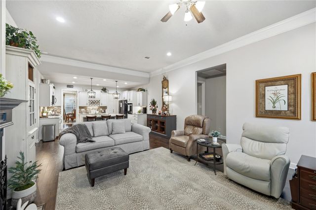 9916 Oaklawn Dr Drive, Mont Belvieu, TX 77523