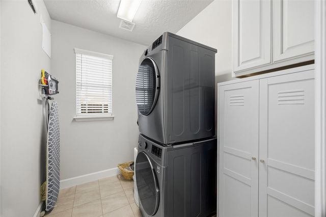 9916 Oaklawn Dr Drive, Mont Belvieu, TX 77523