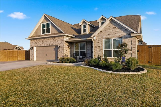 9916 Oaklawn Dr Drive, Mont Belvieu, TX 77523