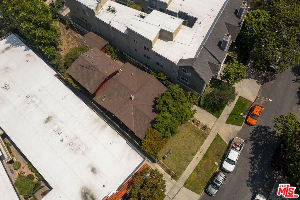 Image 14 of property listing at 3626 Watseka Avenue, Los Angeles, CA 90034
