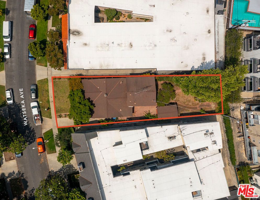 Image 16 of property listing at 3626 Watseka Avenue, Los Angeles, CA 90034
