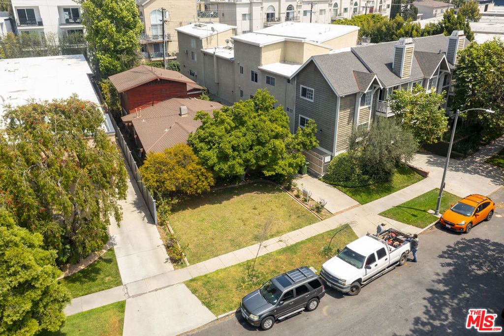 Image 5 of property listing at 3626 Watseka Avenue, Los Angeles, CA 90034