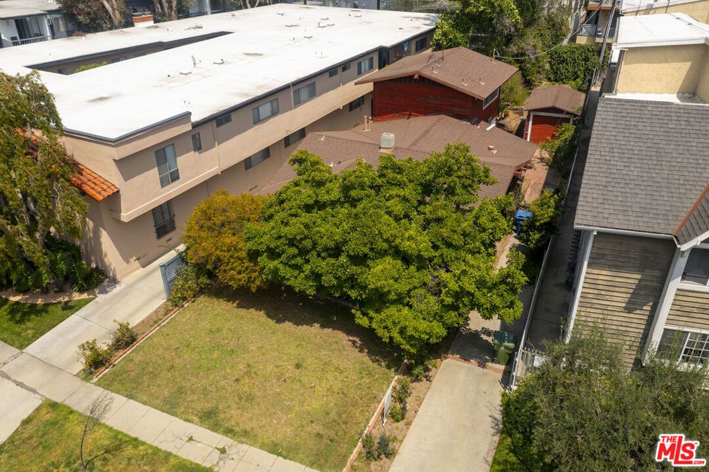 Image 7 of property listing at 3626 Watseka Avenue, Los Angeles, CA 90034