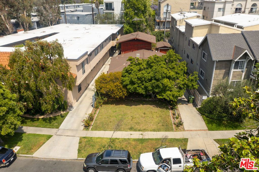 Image 9 of property listing at 3626 Watseka Avenue, Los Angeles, CA 90034