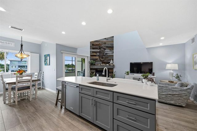 2395 HANOVER DR, Dunedin, FL 34698