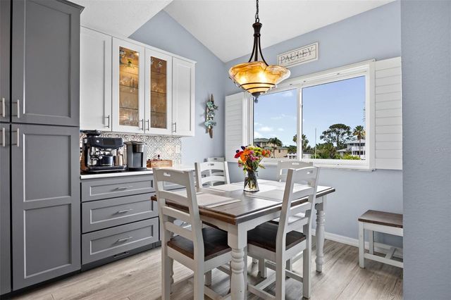 2395 HANOVER DR, Dunedin, FL 34698