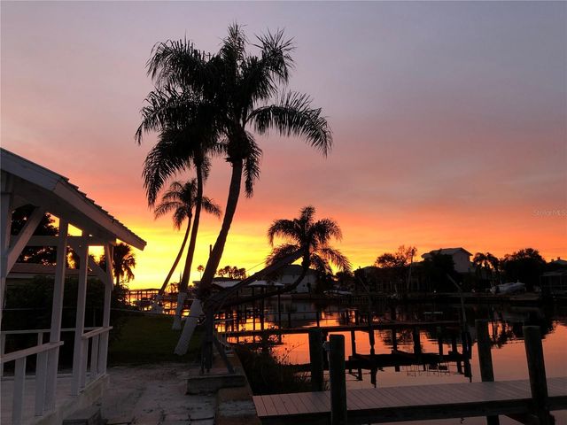 2395 HANOVER DR, Dunedin, FL 34698