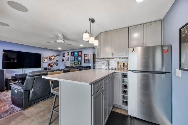 2395 HANOVER DR, Dunedin, FL 34698