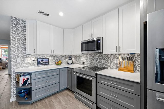 2395 HANOVER DR, Dunedin, FL 34698