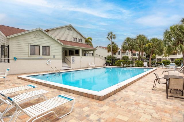2395 HANOVER DR, Dunedin, FL 34698