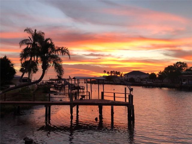 2395 HANOVER DR, Dunedin, FL 34698