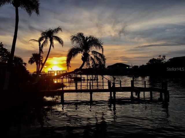 2395 HANOVER DR, Dunedin, FL 34698