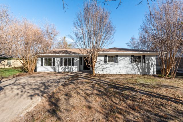 1910 Wildwood Drive, Grand Prairie, TX 75050