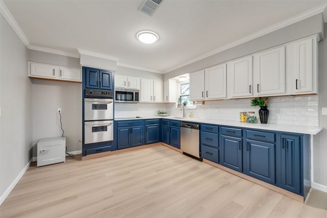 1910 Wildwood Drive, Grand Prairie, TX 75050