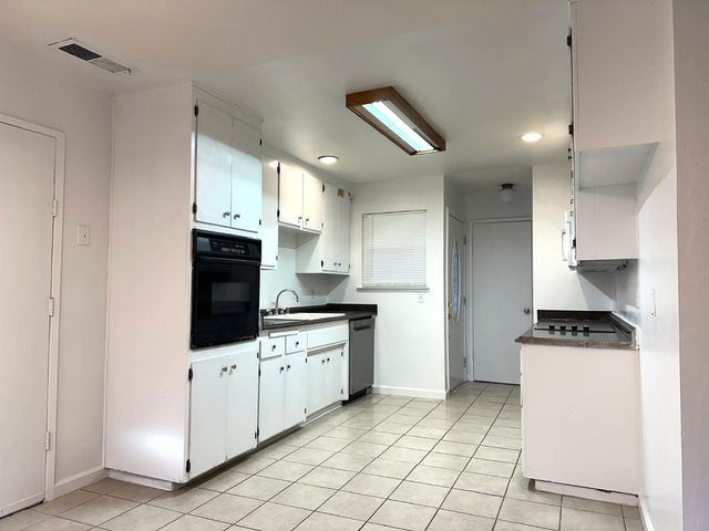 5815 Oakwood Dr, Marysville, CA 95901