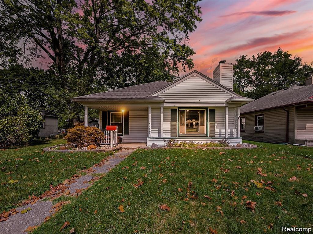 24628 Carlysle Street, Dearborn, MI 48124