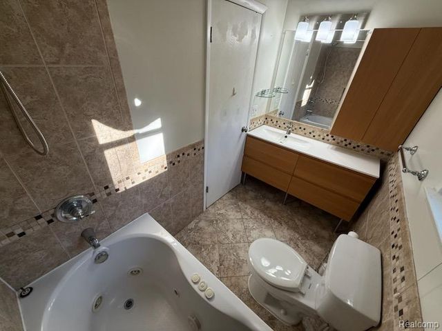 24349 Fairway Hills Drive, Novi, MI 48374