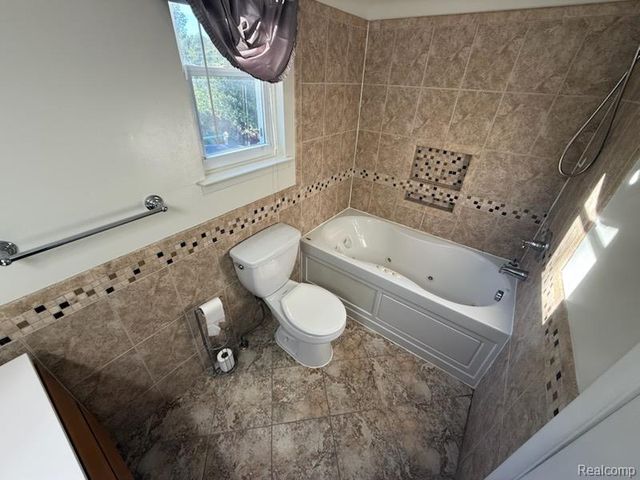 24349 Fairway Hills Drive, Novi, MI 48374