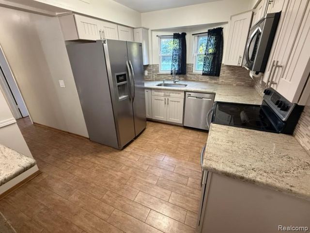 24349 Fairway Hills Drive, Novi, MI 48374
